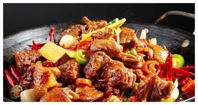 老师傅:四川正宗干锅鸡的做法,学会了自己在家做,吃的过瘾