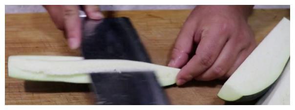 风味茄子正确做法,外酥里嫩,酸甜爽口,一个小时都不会回软