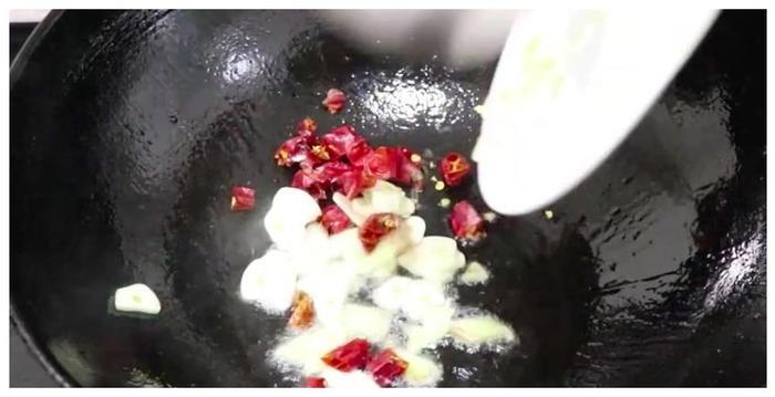 风味茄子正确做法,外酥里嫩,酸甜爽口,一个小时都不会回软