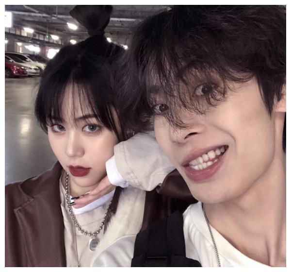 “最不像情头”的情侣头像，贼隐蔽，秀儿：安排