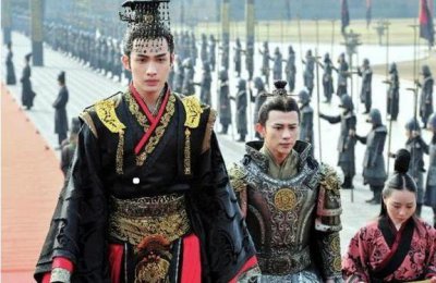 ​秦始皇乃吕吕不韦之子，大儿子扶苏，二儿子胡亥，他家到底姓啥？