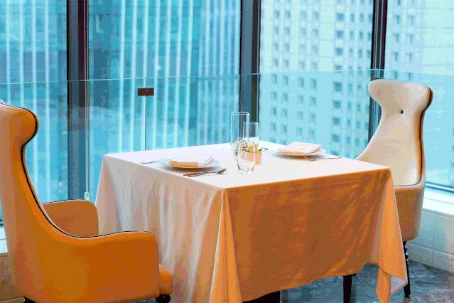 联联探店丨拥有32年辉煌的岷山饭店，如何在激烈角逐中屹立不倒？