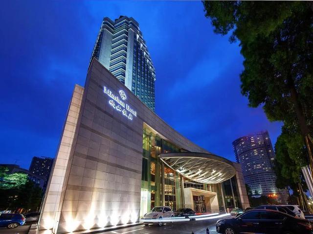 联联探店丨拥有32年辉煌的岷山饭店，如何在激烈角逐中屹立不倒？