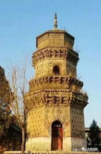 ​令狐冲更喜欢岳灵珊还是任盈盈他最爱的女人究竟是哪位？