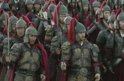 ​他是火烧赤壁的大功臣，黄盖最后结局如何