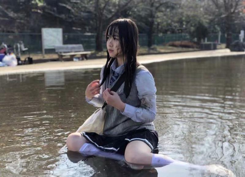 聪明的女人不向男人索爱，三个特质，让男人念念不忘