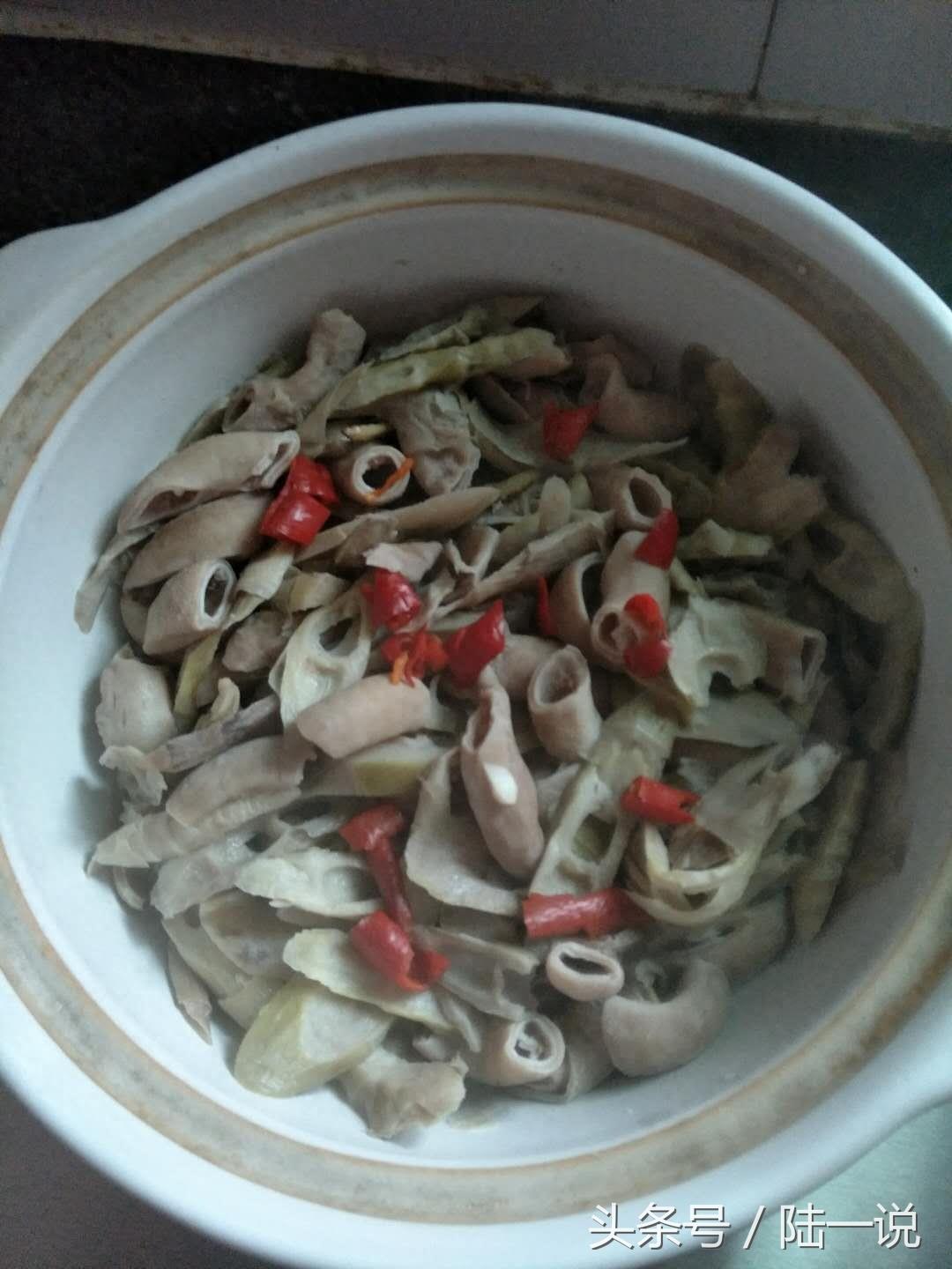 厦门城中村村民，给他5套商品房也不搬，自己种菜养鸡租房很惬意