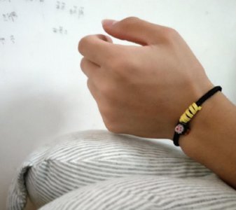 ​女生给你送头绳，有哪些意义？不仅是主权宣誓