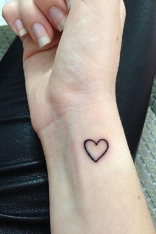 女生专属!12个细小又可爱的心形纹身推荐!