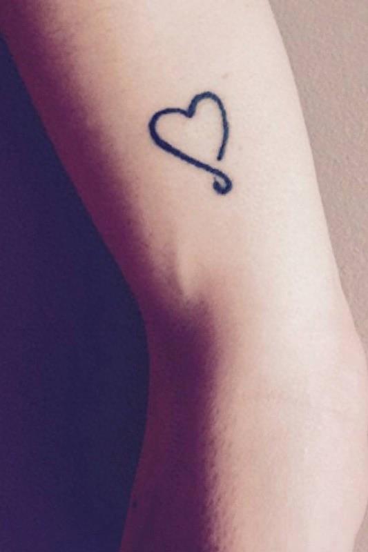 女生专属!12个细小又可爱的心形纹身推荐!