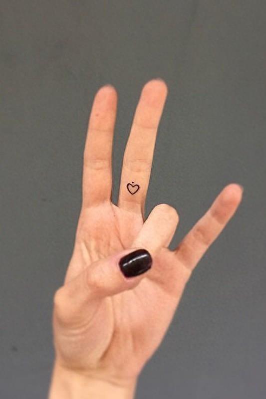 女生专属!12个细小又可爱的心形纹身推荐!