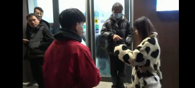 ​农村仨人行15元小火锅成网红店