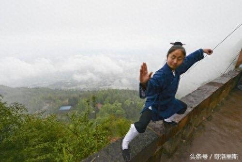 女大学生毕业后出家，成为泸州市第一个女道士，父母表示支持