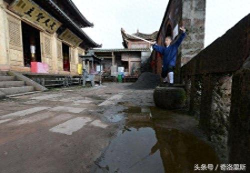 女大学生毕业后出家，成为泸州市第一个女道士，父母表示支持