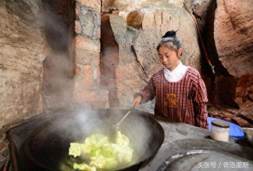女大学生毕业后出家，成为泸州市第一个女道士，父母表示支持