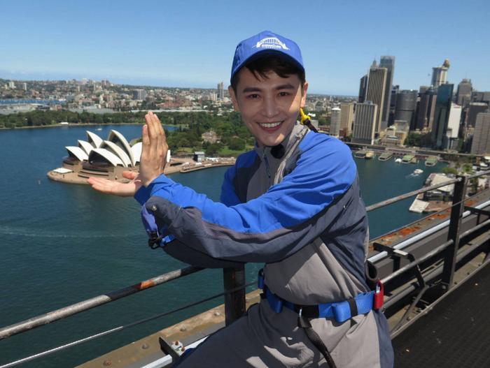 孙坚这一行为真的爷们 遇外国游客辱华霸气处理,网友表示路转粉