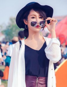 ​这两人一直暗暗的秀恩爱！秦俊杰看杨紫一点一滴都充满爱！