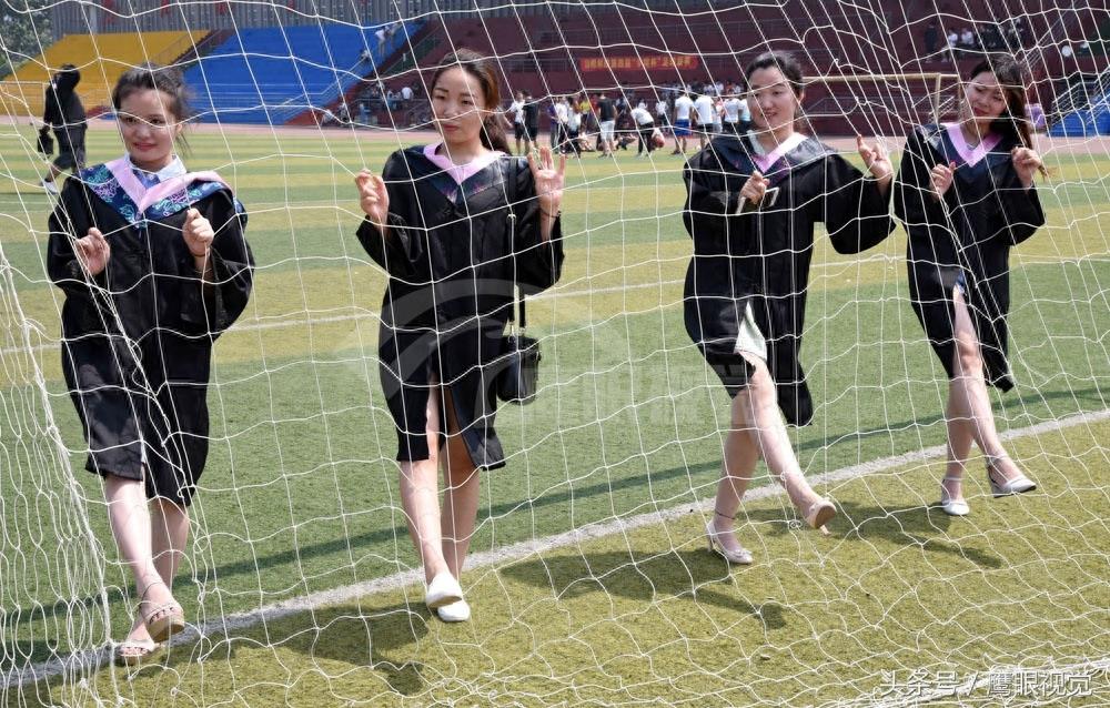 20张大学生创意毕业照，看看哪一张最能致青春