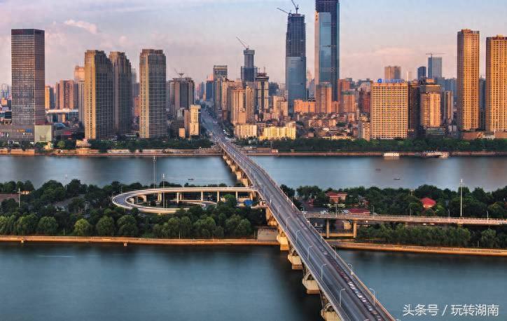 玩转湖南，长沙八条过湘江大桥，你都叫得出名字吗，哪条最漂亮？