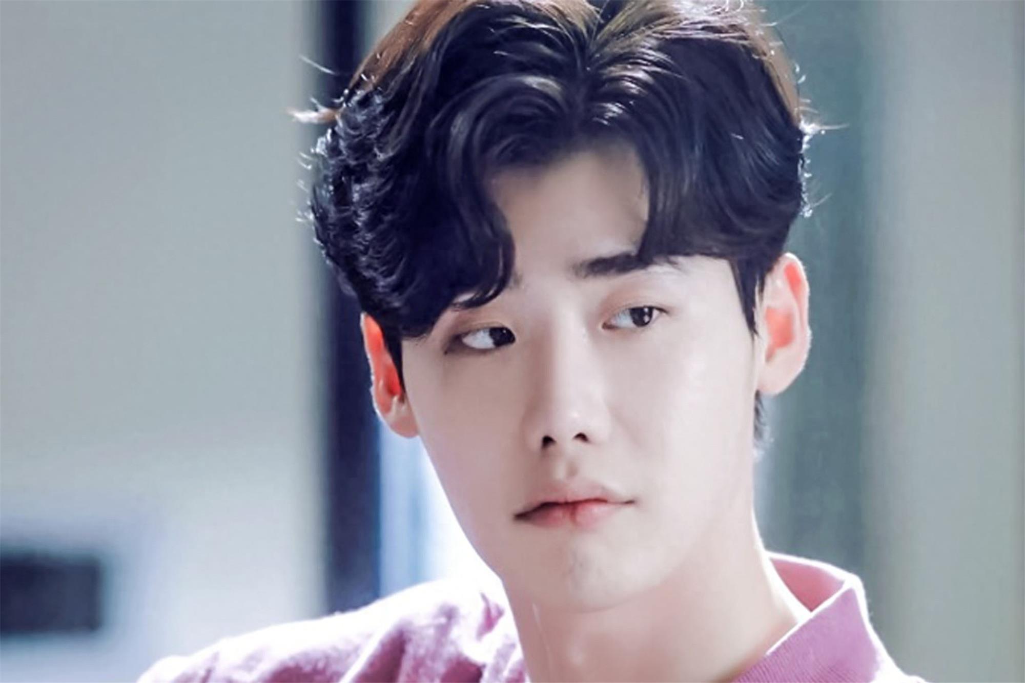 摄影图集：韩剧《当你沉睡时》剧照曝光，李钟硕不愧为颜值担当！