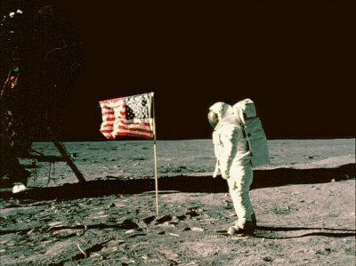 ​1969年7月21日人类首次登上月球｜历史上的今天