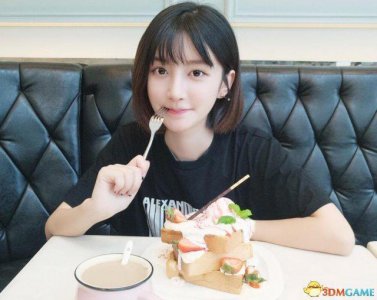 ​网红“什么七七”晒出最新美照 王思聪眼光果然不错