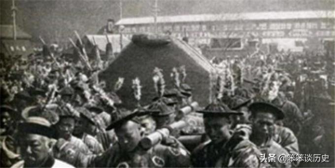 真实镜头：慈禧下葬，向阴兵借道，最后一张毛骨悚然