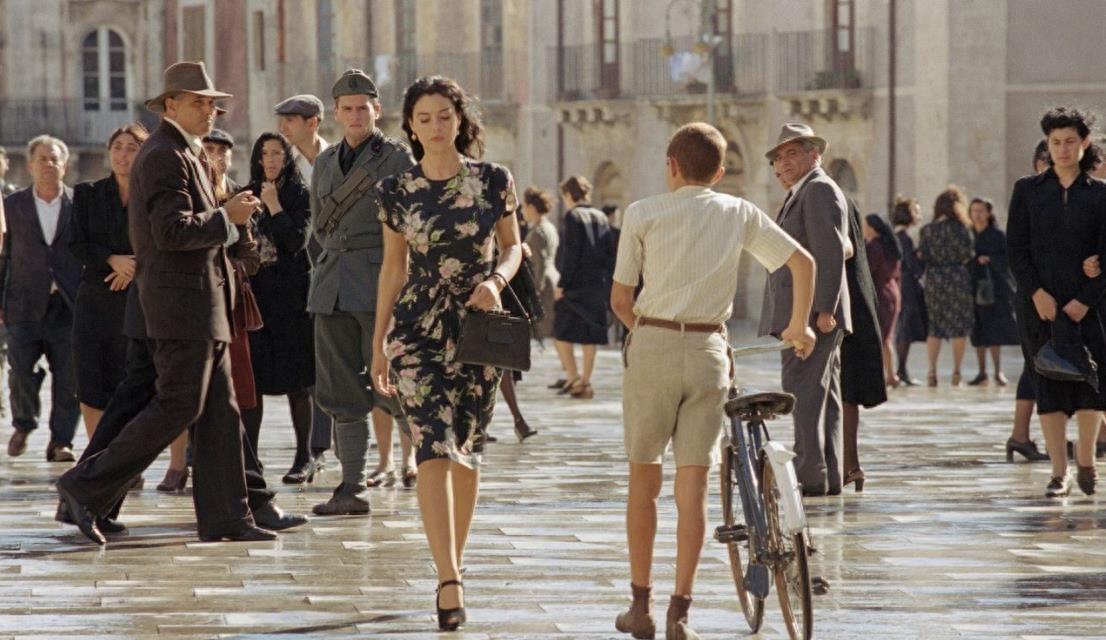 看完《西西里的美丽传说》莫妮卡的细节照,你就明白她美得自然