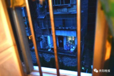 ​毕节七星关飞来一张奇怪的10元钞：“报警救我！报酬五千！”