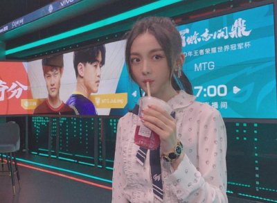 ​又一位方脸女神？灵儿无美颜生图曝光这脸和刘思瑶有得一比