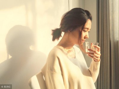 ​《武林外传》里佟湘玉是个八面玲珑、绝顶聪明的女人