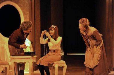 ​豆瓣高分悬疑舞台剧来汉，《维罗妮卡的房间》9月送“清凉”