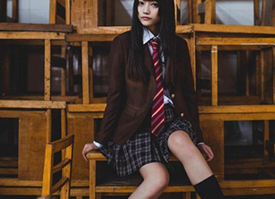 ​一个男生老嘴上损你生气了哄你