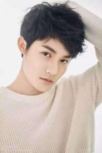 ​人红是非多郑业成被曝已经结婚生子？他和胡意旋又是什么关系？