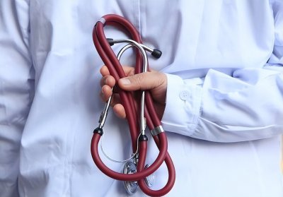 ​身体有癌，“四肢”先知？医生：若有这些迹象，提醒你该体检了！