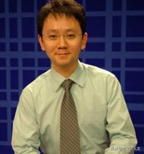 ​43岁的广东台主持人薛乐，已回归家庭多年，妻子刘颖婷也是主持人