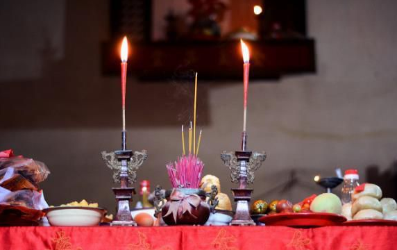 人死后 亲人为其办葬礼守灵的时候为什么是点三根香而不是两根、四根或者五根