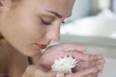 ​男人精华液是啥味道？哪种味道是不正常的？出现小颗粒说明什么？