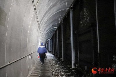 ​2025年春运|当金山隧道里的“光”