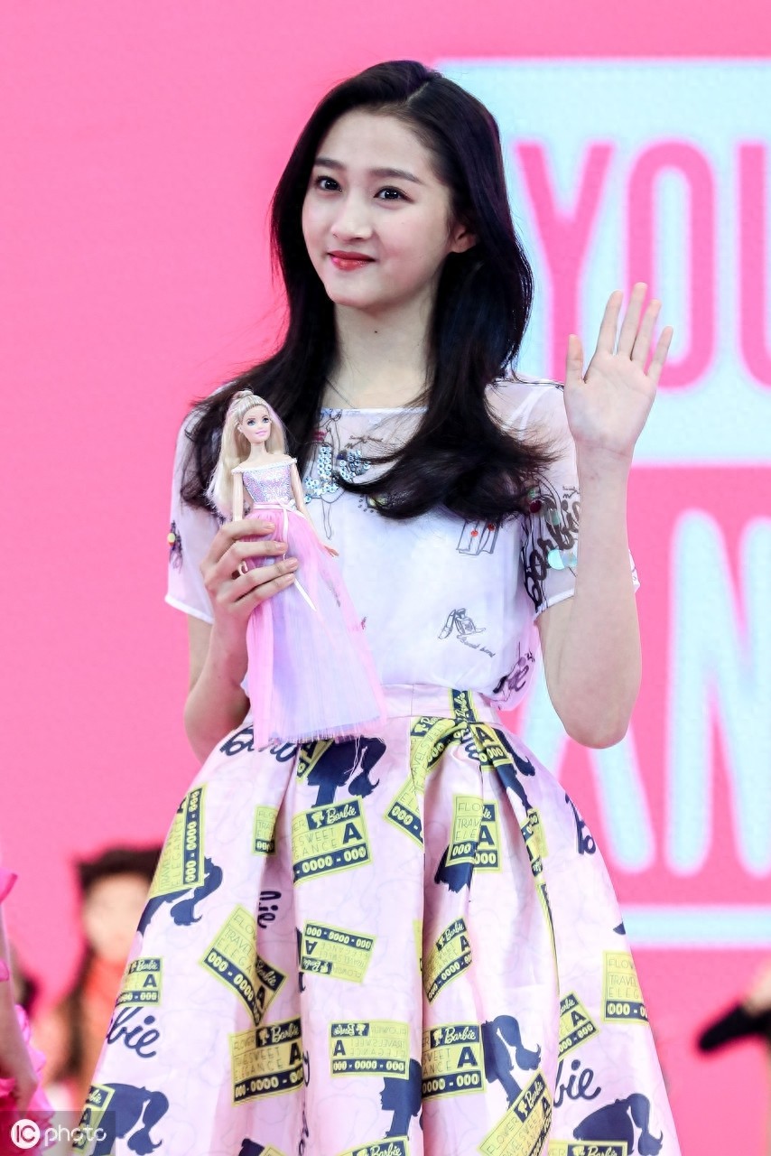 关晓彤,最美的10张照片欣赏,皮肤白皙,气质优雅